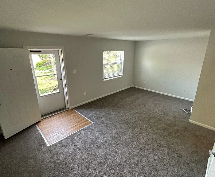 Longview — Photo 189
