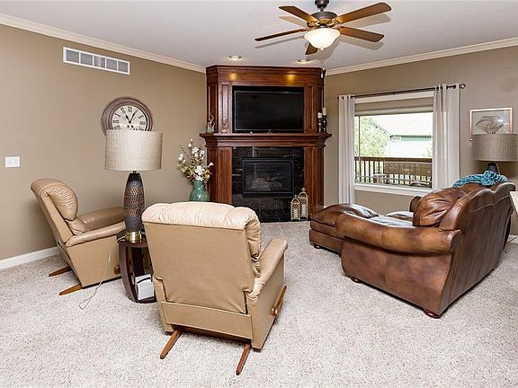 2nd image of 912 NW 20th Ln