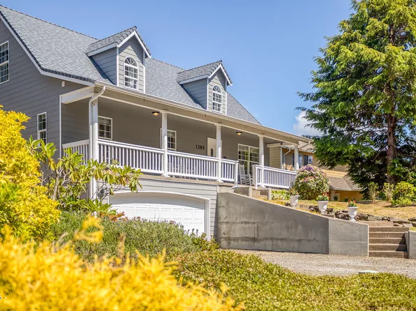1285 SW Chad Dr, Waldport, OR 97394