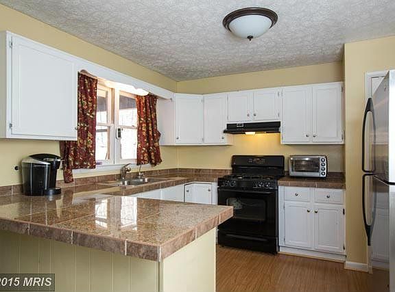 Excellent Counter Space!