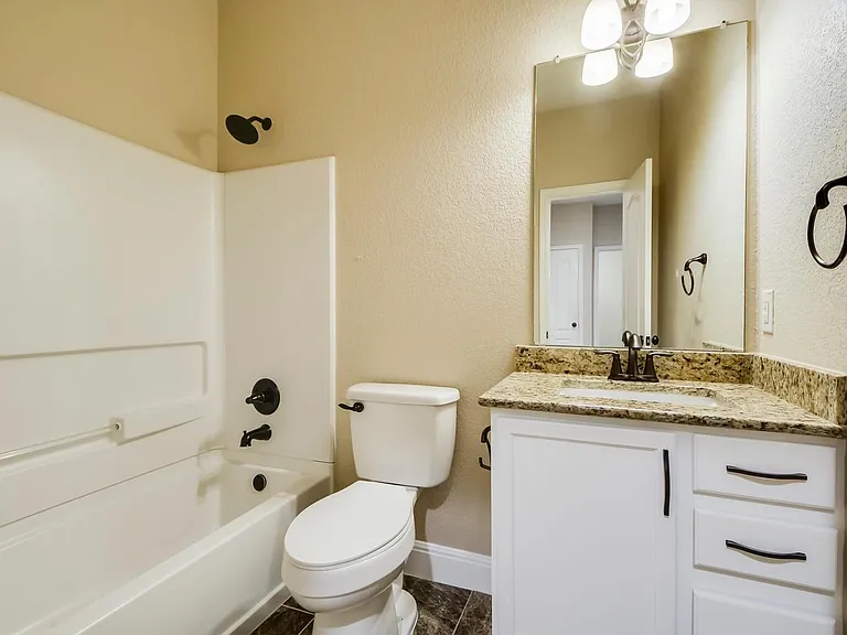 2202 Ezra Ct — Photo 21