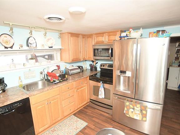 5th image of 300 Lamoreaux Dr NW