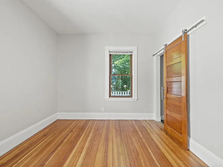 19 Taft St #1 — Photo 9