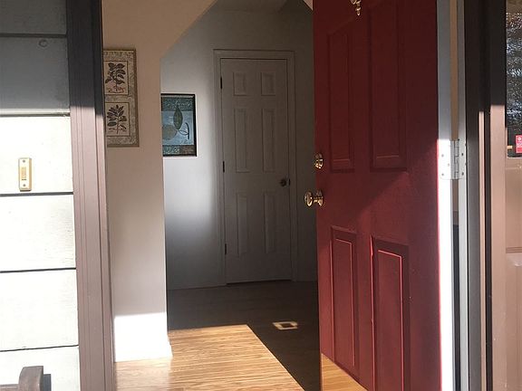5th image of 24 Englewood Dr