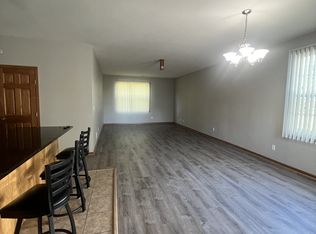 10180-3 Clearwing Ln, Roscoe, IL 61073