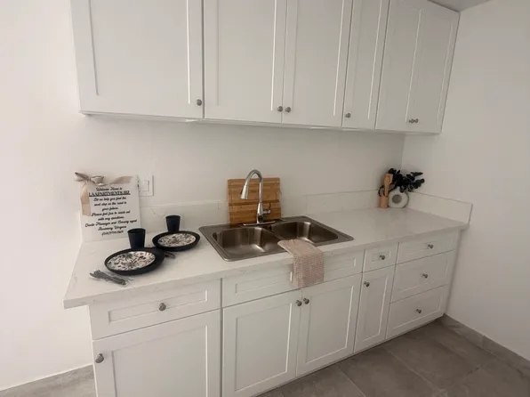 7533 Vineland Ave #8, Sun Valley, CA 91352