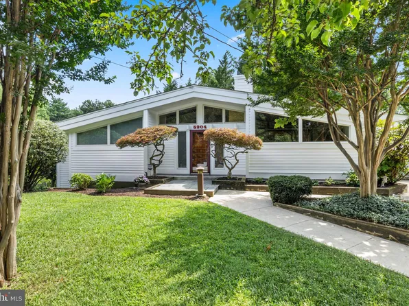 5904 Grosvenor Ln, Bethesda, MD 20814