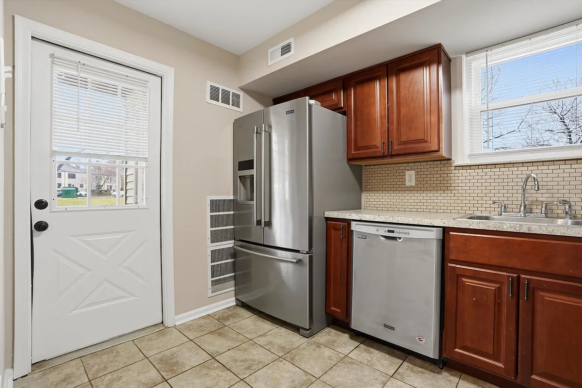 Building Photo - 4546 Rosemarie Dr #4546