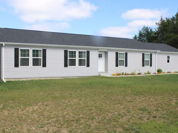 881 Quail Dr SW, Kalkaska, MI 49646