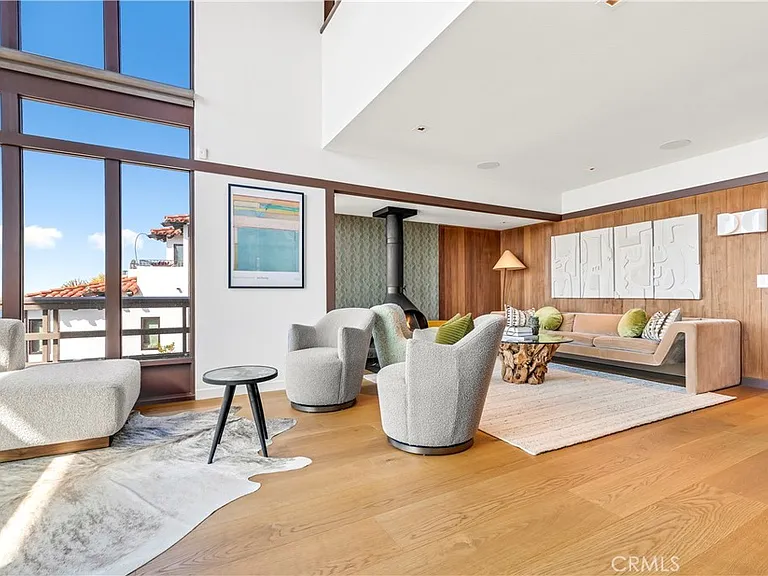 1944 Ocean Way — Photo 11