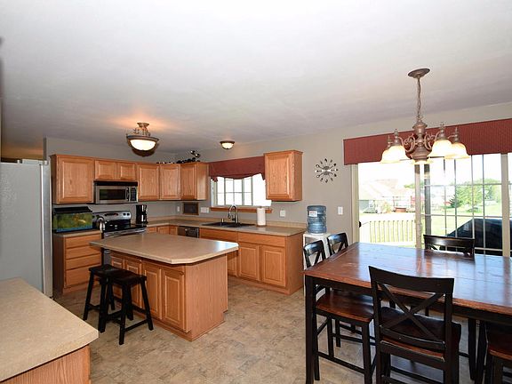5th image of 655 Cherrywood Dr
