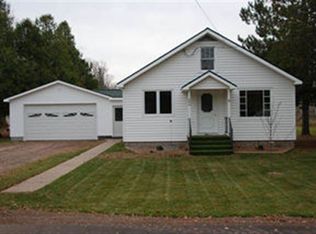 204 E Conglomerate St, Ontonagon, MI 49953