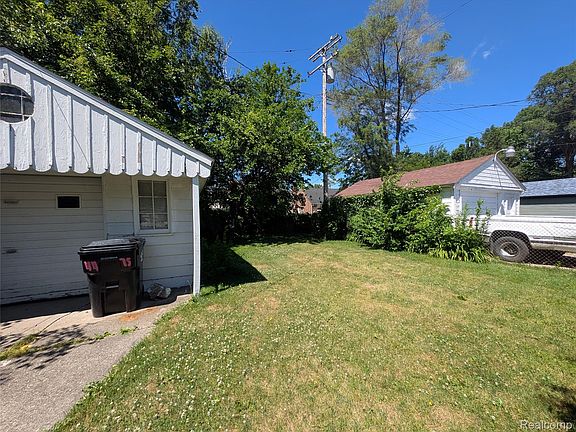 3rd image of 4475 Grayton St