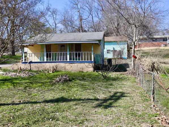 807 Schmidt Rd, Rossville, GA 30741