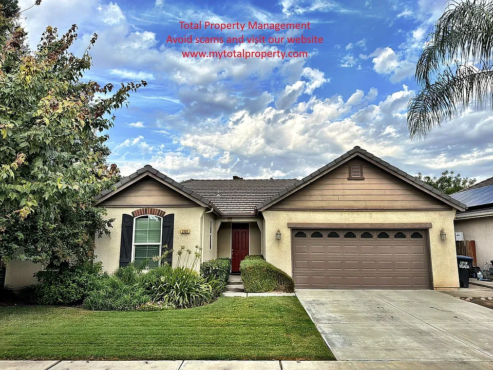 2101 N Lindsay Ct