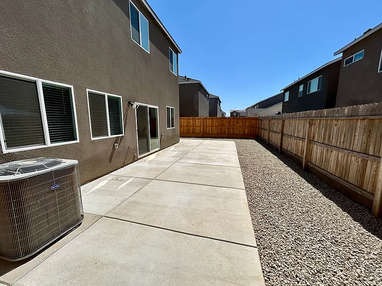 4464 Bellaire Ave — Photo 21