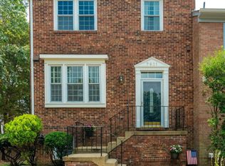 7901 Edinburgh Dr, Springfield, VA 22153