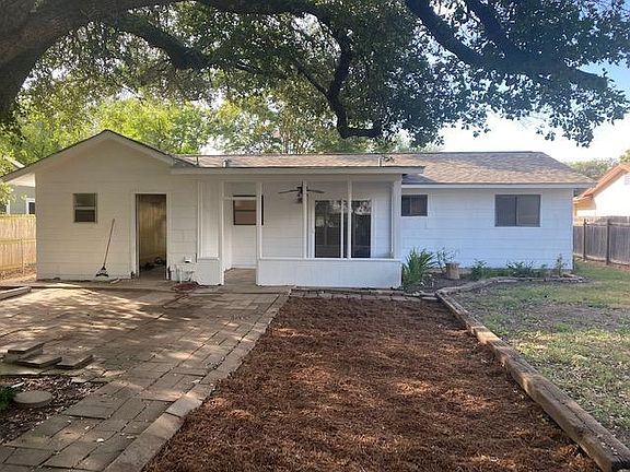 4th image of 300 Judith Ann Dr
