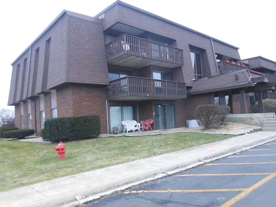 1st image of 1615 Richmond Cir Unit 301