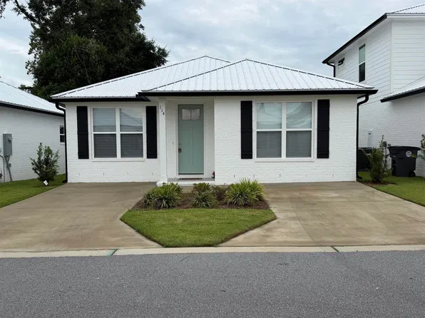 114 Penny Ln, Valparaiso, FL 32580
