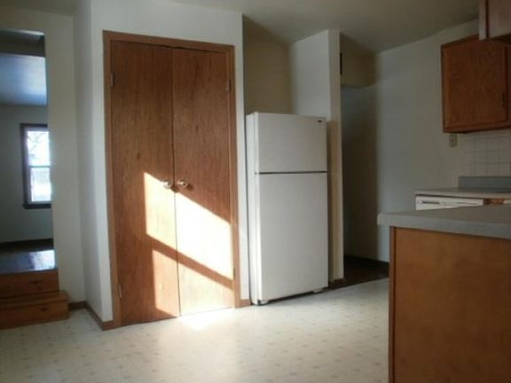 3rd image of 1492 Elmwood Ave