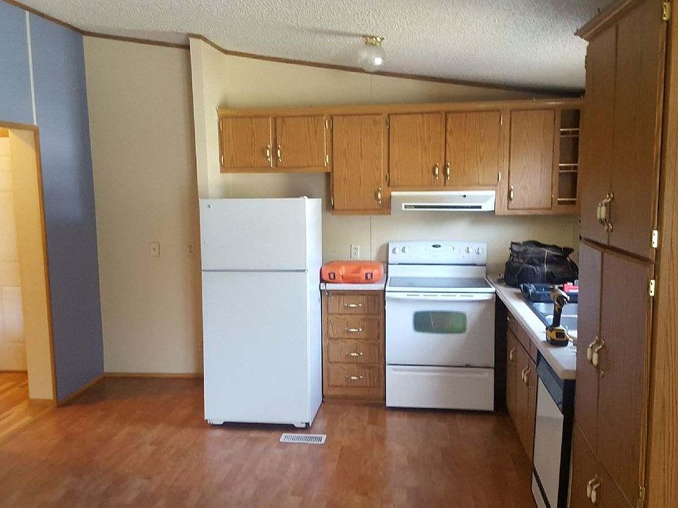 2nd image of 2900 Grand Ave Lot 85