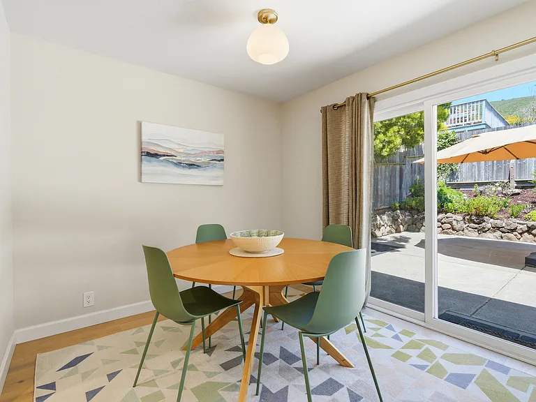 1256 Rainier Ave — Photo 8