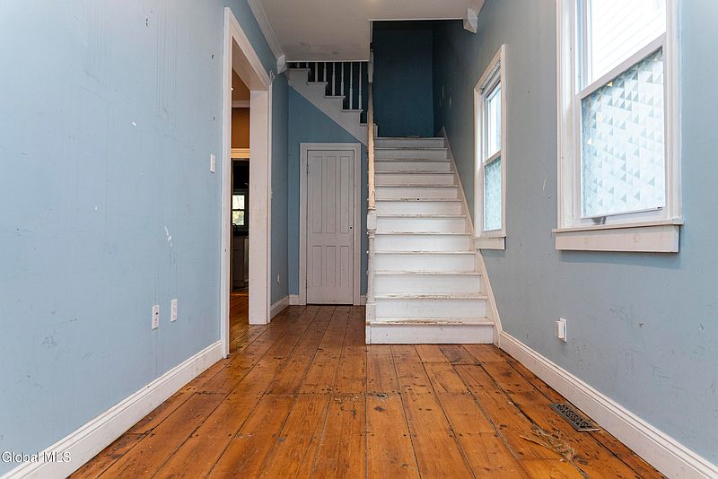 2nd image of 11 River Street