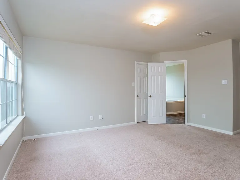 4419 Thistle Pond Ct — Photo 8