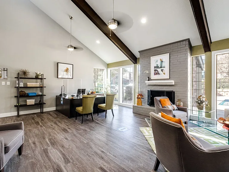 Biltmore Park Apartments — Photo 16