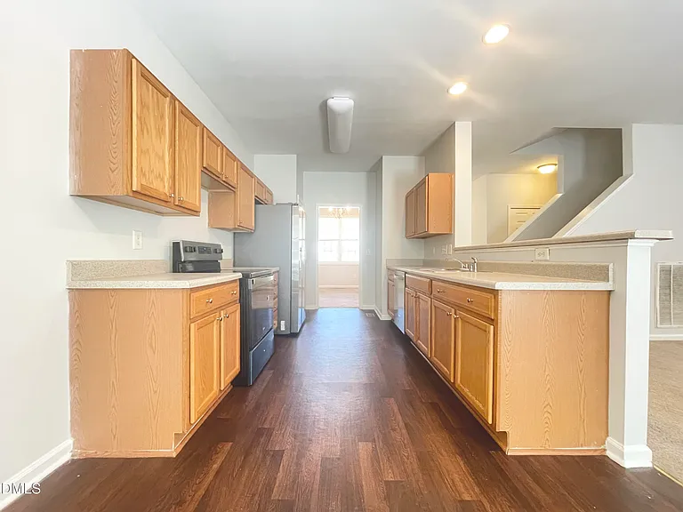 112 Taylors Creek Ct — Photo 9