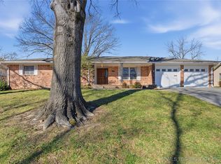 1037 Meadow Dr, Bartlesville, OK 74006