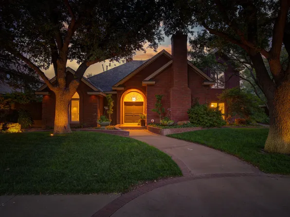 8707 Savannah Ave, Lubbock, TX 79424