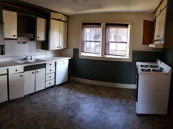 2nd image of 507 E Summit St