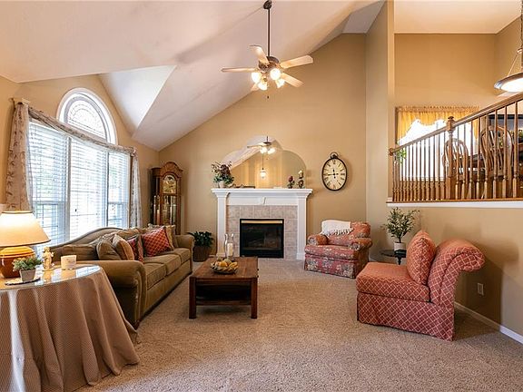 3rd image of 1552 Parkside Dr