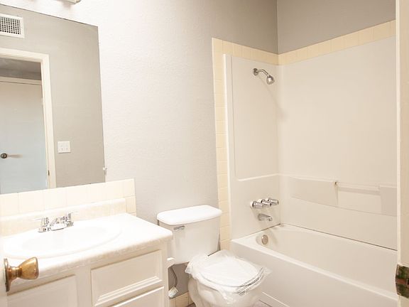5th image of 8153 Saint Andrew Ln APT C