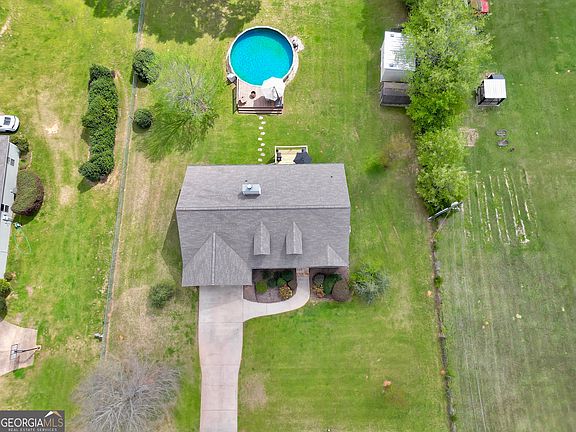 5th image of 135 Mathews Rd