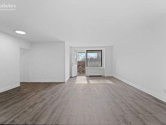 3rd image of 4705 Henry Hudson Pkwy APT 5J