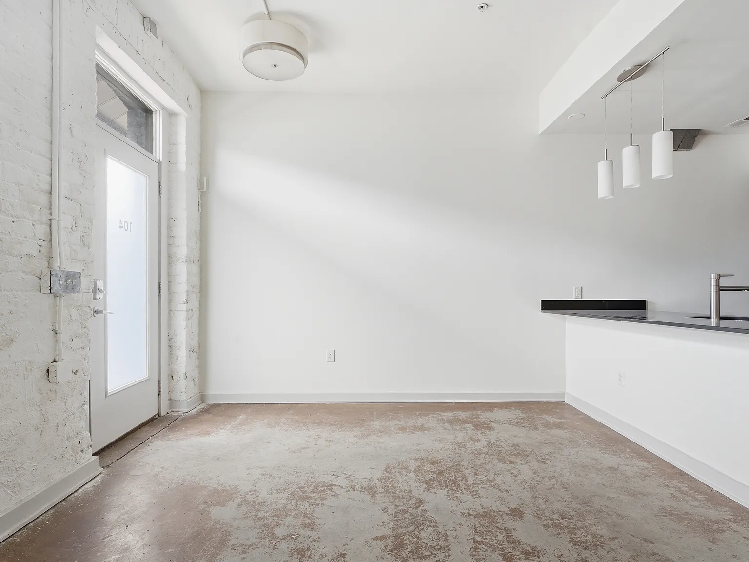 1 bed, 644 sqft, $1,300 — Photo 4