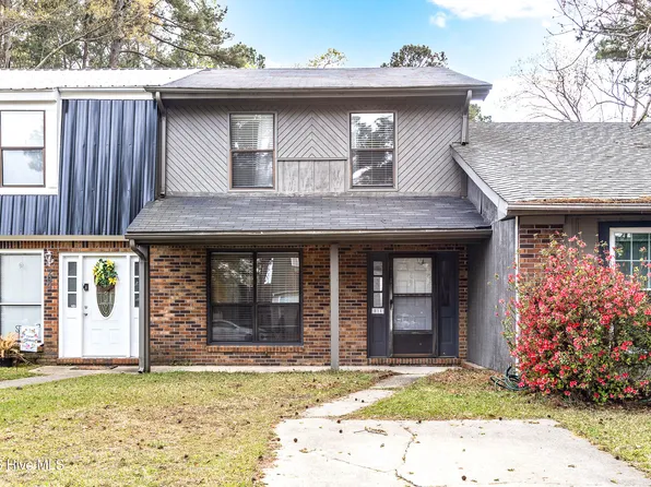 211 Bracken Place, Jacksonville, NC 28540