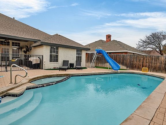 2nd image of 5329 Ridgefield Ct
