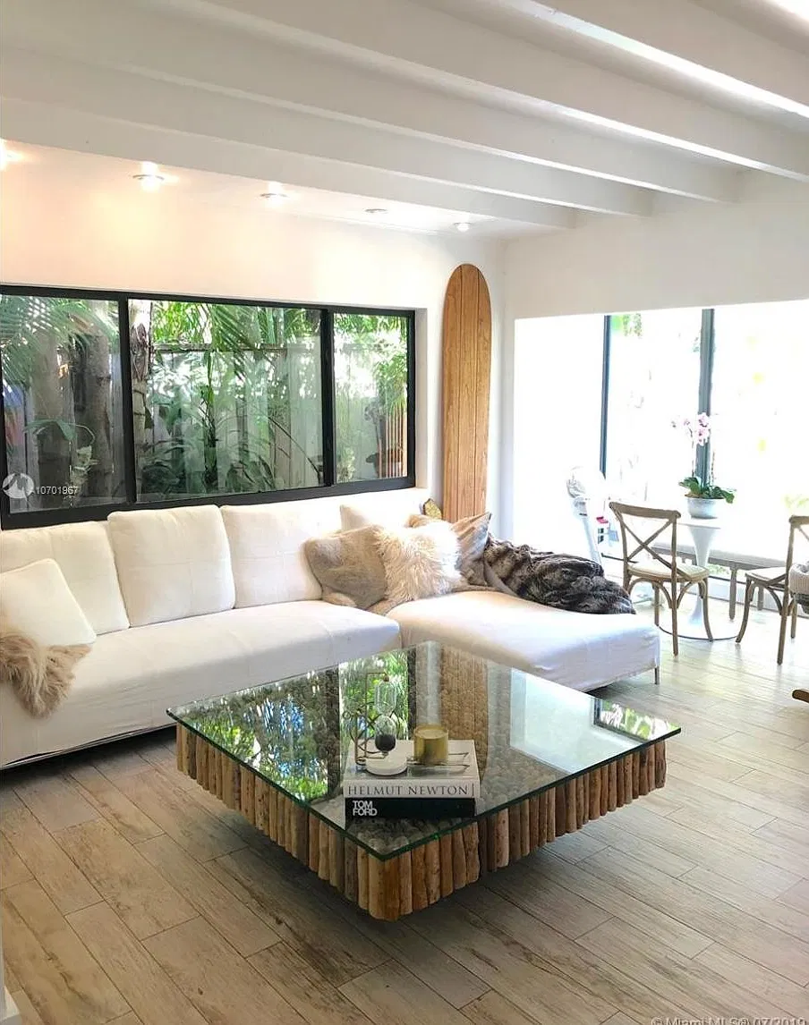 3 bed, 2300 sqft, $10,000 — Photo 1