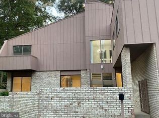 12126 Quorn Ln, Reston, VA 20191