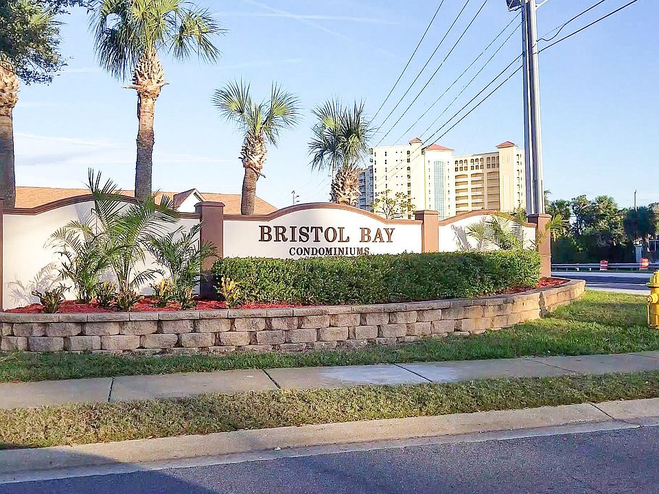 2nd image of 421 Banana Cay Dr APT D