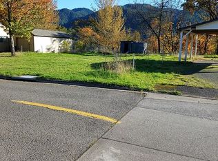 47524 Union St, Oakridge, OR 97463
