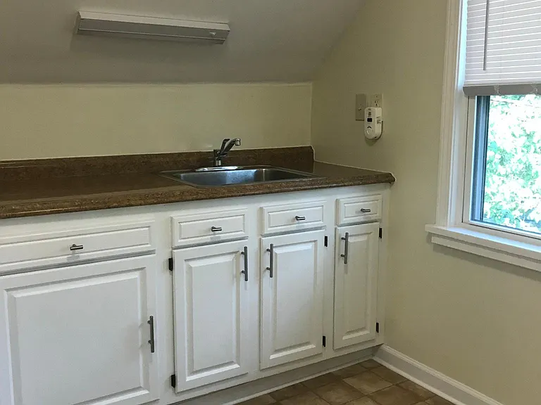 1325 Sloane Ave #3 — Photo 2