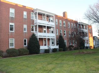 11 Robin Rd #A, West Hartford, CT 06119