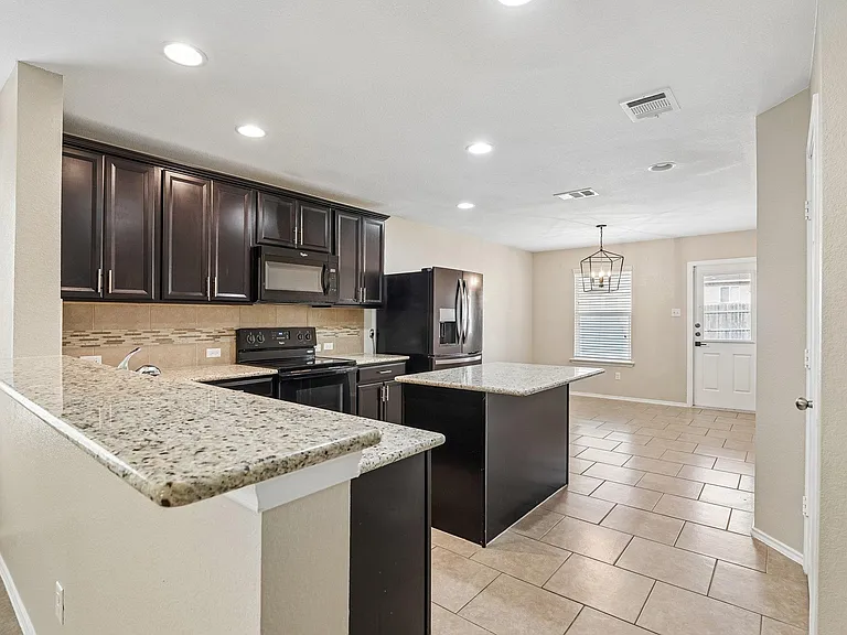 9209 Bowfield Dr — Photo 12