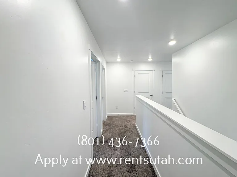 647 W Raintree Ln — Photo 33