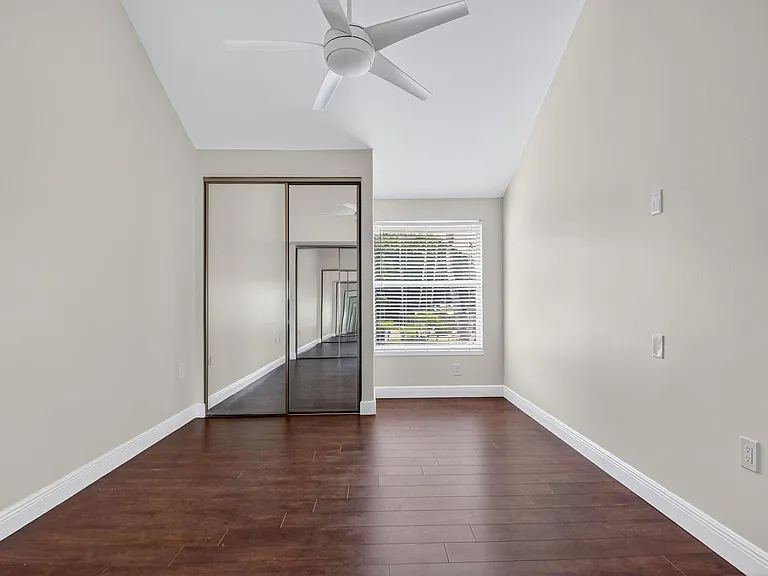 204 Andover Ct — Photo 26